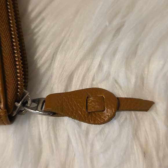 Zippered Leather Brown Wallet - Picture 5 of 6